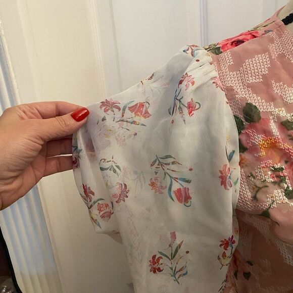 Hemant& Nandita rose floral embroidered top, XS - Picture 7 of 16